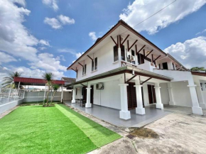 Corner House near Midvalley JB